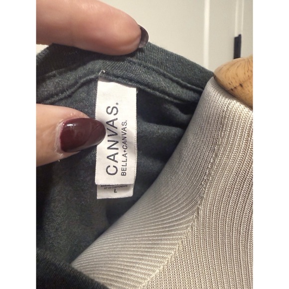 Drinks Well With Others Long Sleeve Tshirt Women's Large St Patrick Day - Picture 3 of 5